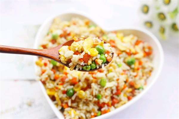 小二炒飯加盟
