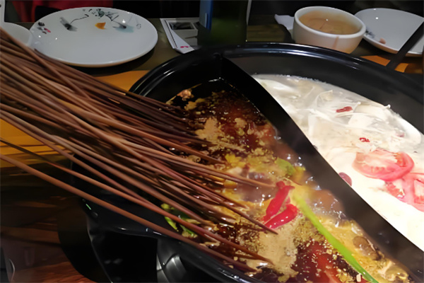 豬小賤串串加盟