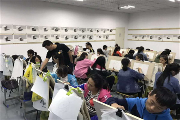 京典美術教育加盟