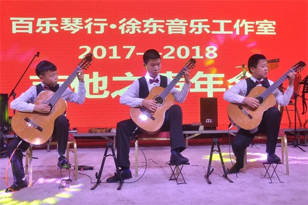 百樂琴行加盟