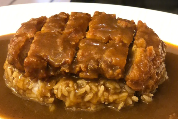 萌仔熊豬排咖喱飯加盟