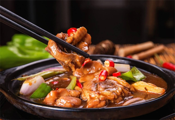 柴師傅黃燜雞米飯加盟