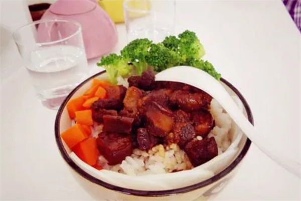 不二拌燜汁燒肉飯