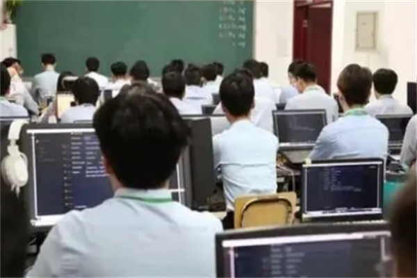 八維計算機(jī)學(xué)校it培訓(xùn)加盟