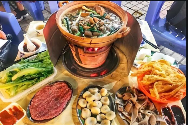 阿坤老火鍋j加盟