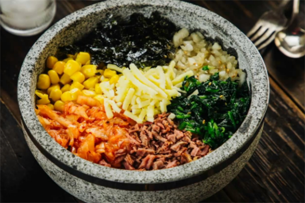 禾小家石鍋拌飯加盟