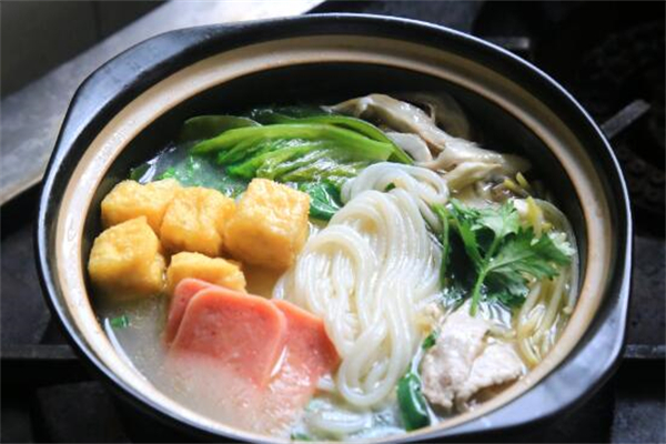 小狀元過(guò)橋米線(xiàn)加盟