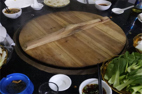 傻子大鍋臺(tái)加盟