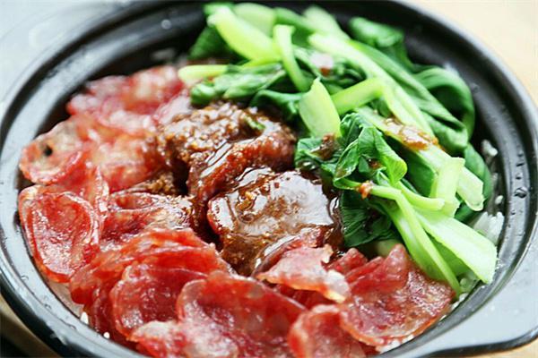 小鑫煲仔飯加盟