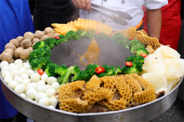 網(wǎng)紅噴泉牛雜加盟