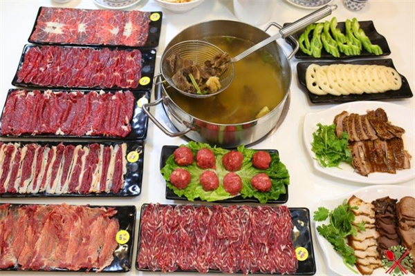 極有味牛肉火鍋加盟
