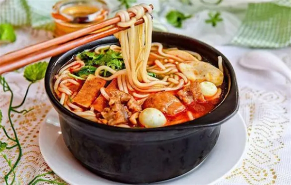 飛魚澗麻辣燙加盟
