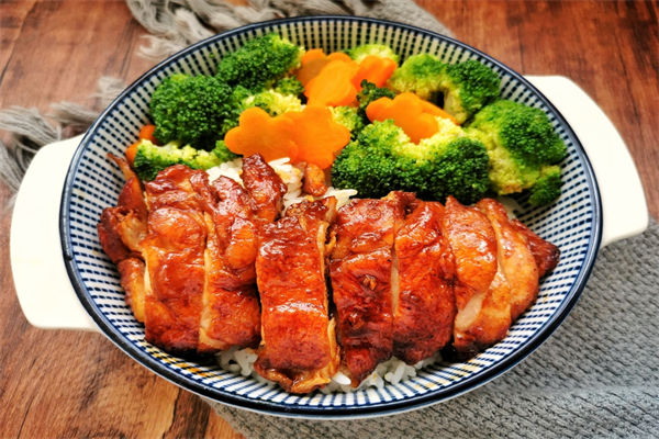 品味雞腿飯加盟