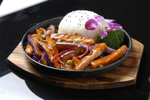 心心茄燜魚米飯加盟