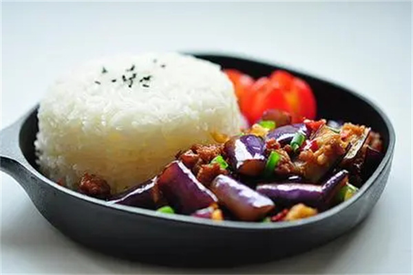 心心茄燜魚米飯加盟