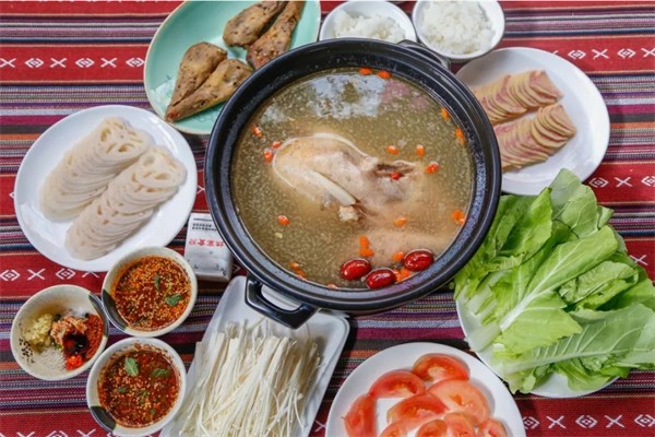 論煮鴨湯火鍋
