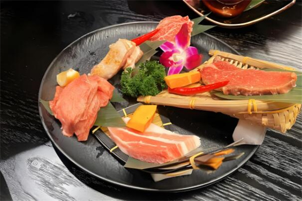 牛氣燒炭火燒肉加盟