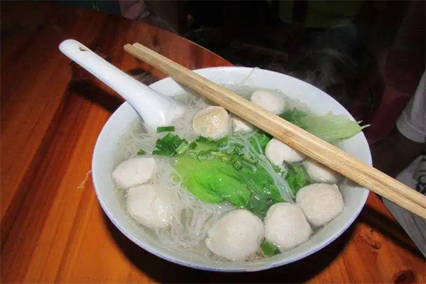 新民肉圓米粉湯