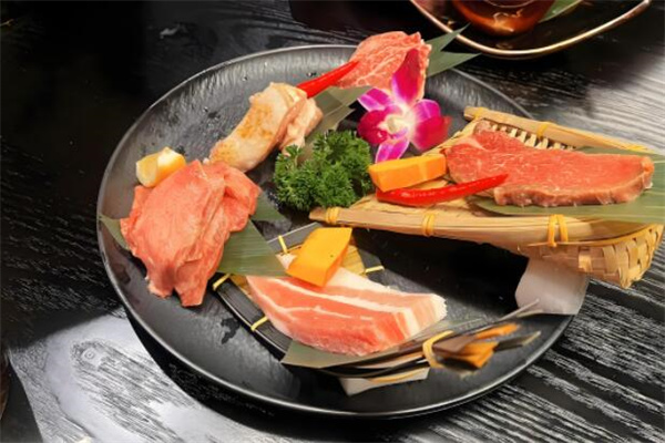 牛氣燒炭火燒肉加盟