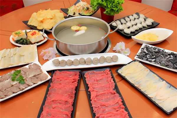 牛百味潮汕牛肉火鍋店加盟