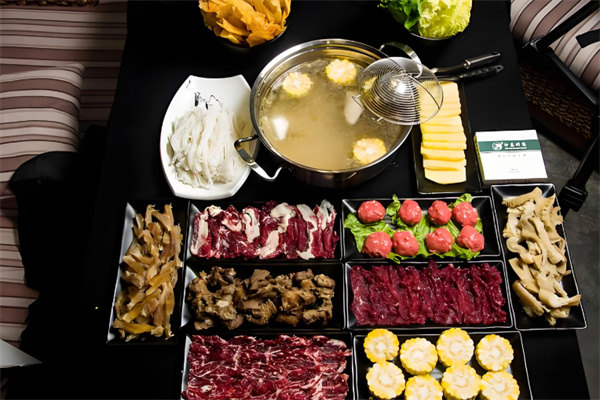 牛百味潮汕牛肉火鍋店加盟