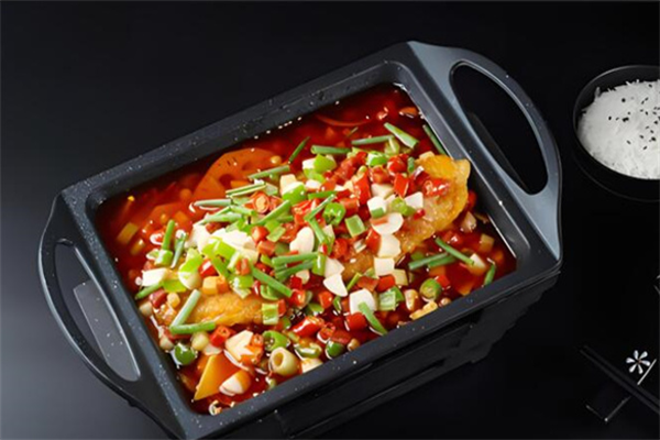 鮮辣婆無骨烤魚飯加盟