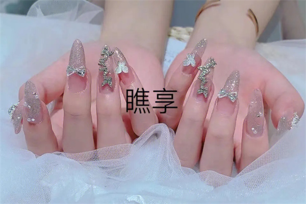 瞧享美甲美睫加盟