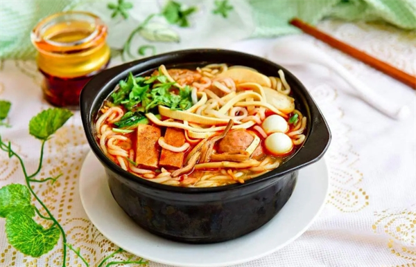 壹午壹食砂鍋土豆粉加盟