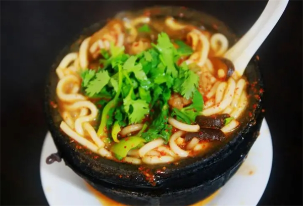 壹午壹食砂鍋土豆粉加盟