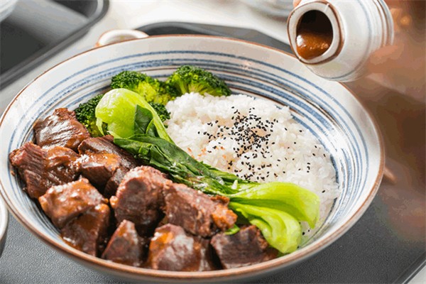 牛家媽媽紅燒牛肉飯