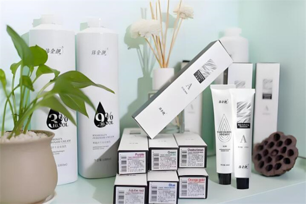 植兀空間染發(fā)加盟