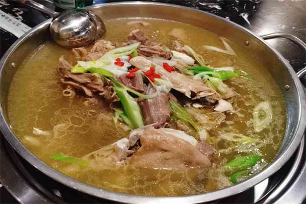 苗王老鵝湯館