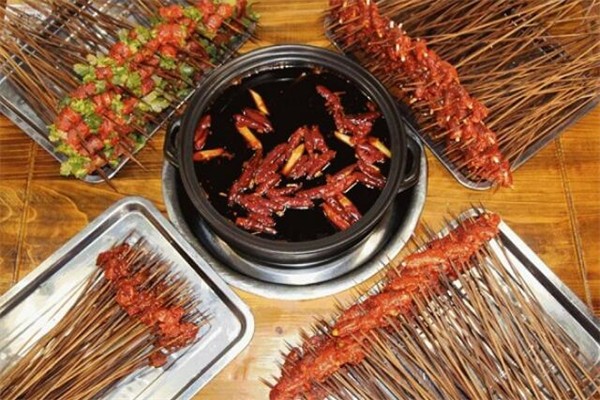 煮天下串串香加盟