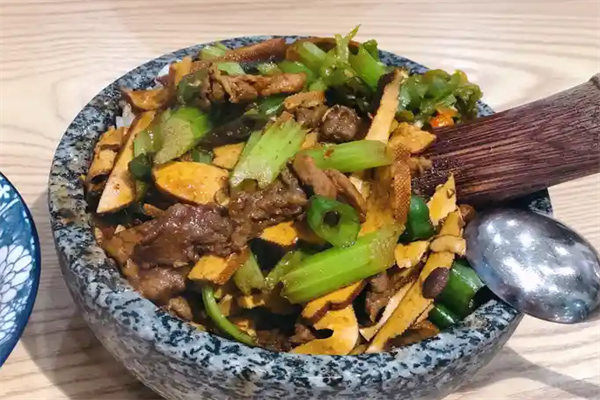炅爸擂椒拌飯