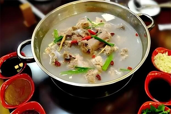 領(lǐng)頭羊羊肉火鍋加盟