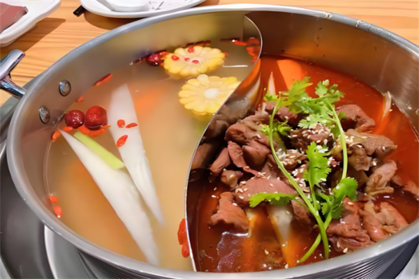 鮮牛公社牛肉火鍋加盟