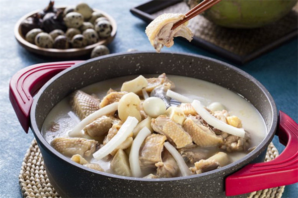 煲個(gè)椰子雞