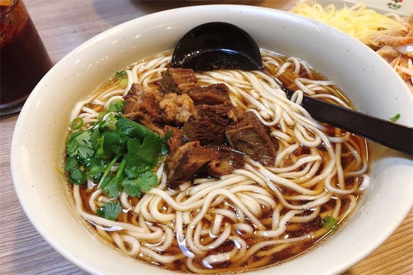 國孝牛肉面