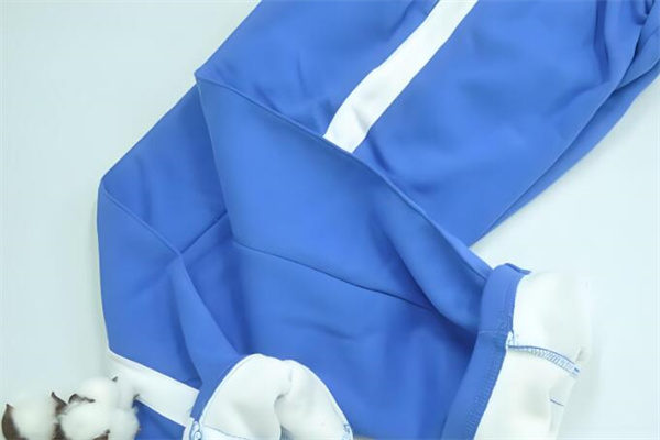 莎臣豹校服專賣店加盟