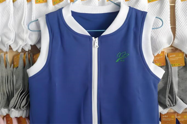 莎臣豹校服專賣店加盟