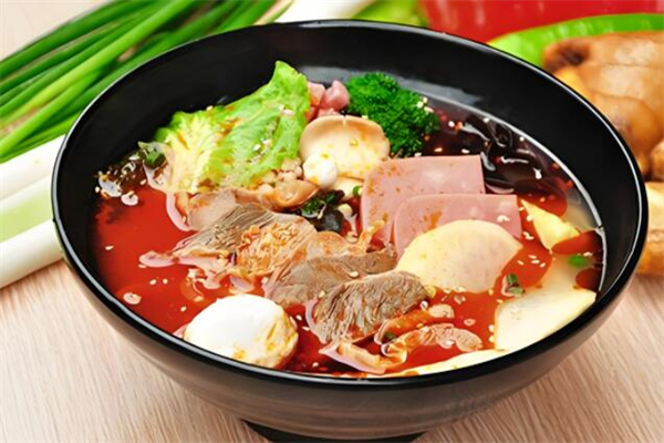吃貨旋轉麻辣燙加盟