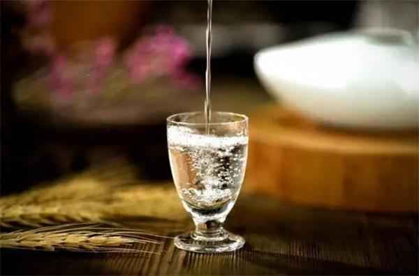 藍水坊酒業(yè)加盟