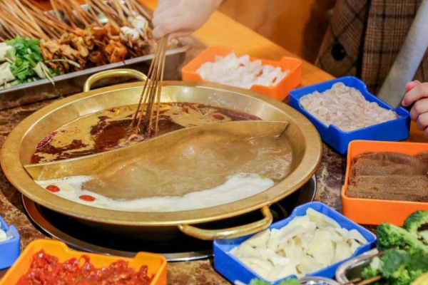 龍船小調(diào)串串火鍋加盟