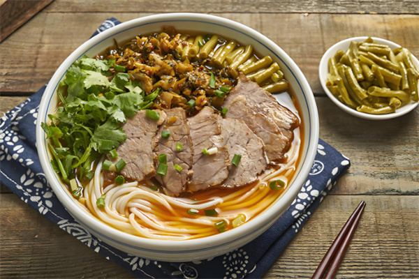 糊辣牛肉米線加盟