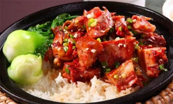 小渝港式煲仔飯加盟