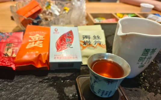 盞茶時(shí)光共享茶室加盟