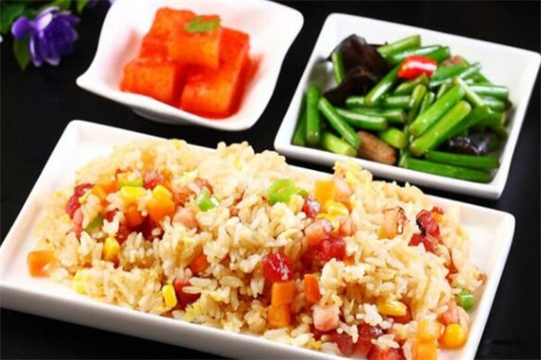 飯小二快餐加盟