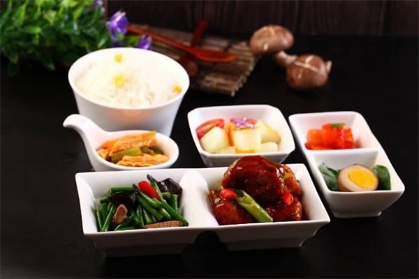 飯小二快餐加盟