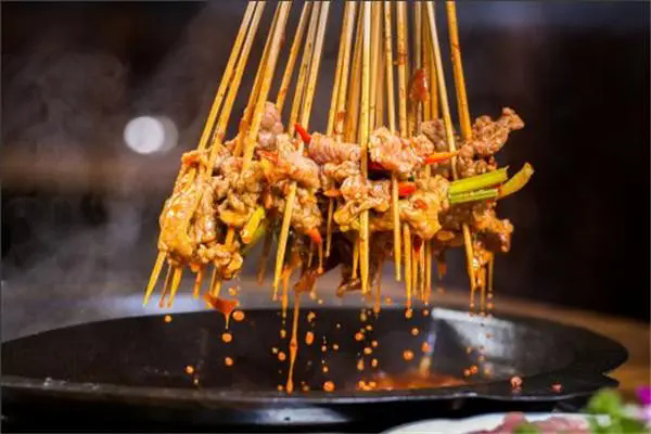 食尚萬千串串香加盟