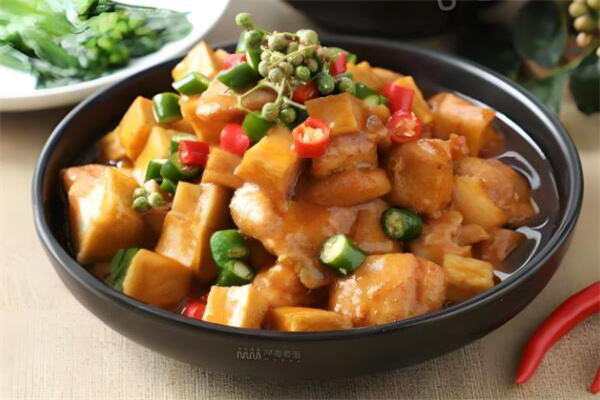 五筒花口水雞椒麻雞飯加盟